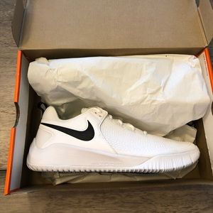 Women’s Nike Zoom Hyperace 2’s Size 11.5